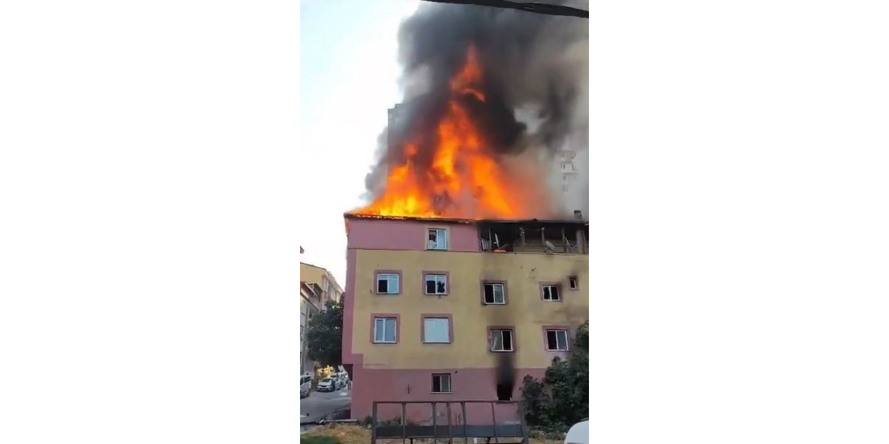 Esenyurt’ta metruk binanın çatı katı alev alev yandı