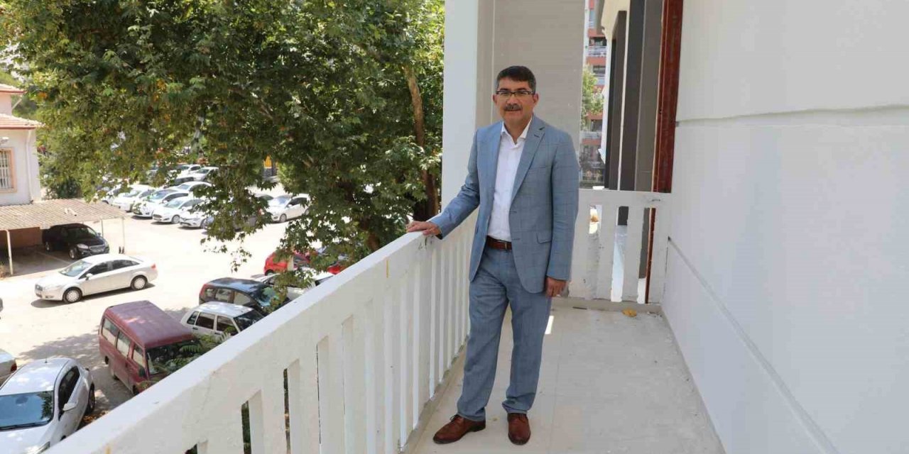 Şehzadeler Millet Kütüphanesi ve Gençlik Merkezi’nde sona gelindi