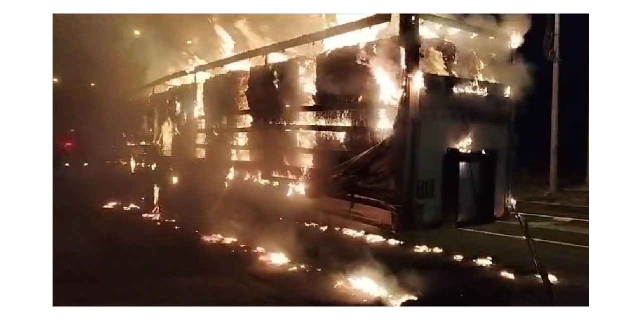 25 ton kağıt balya yüklü tır alev alev yandı