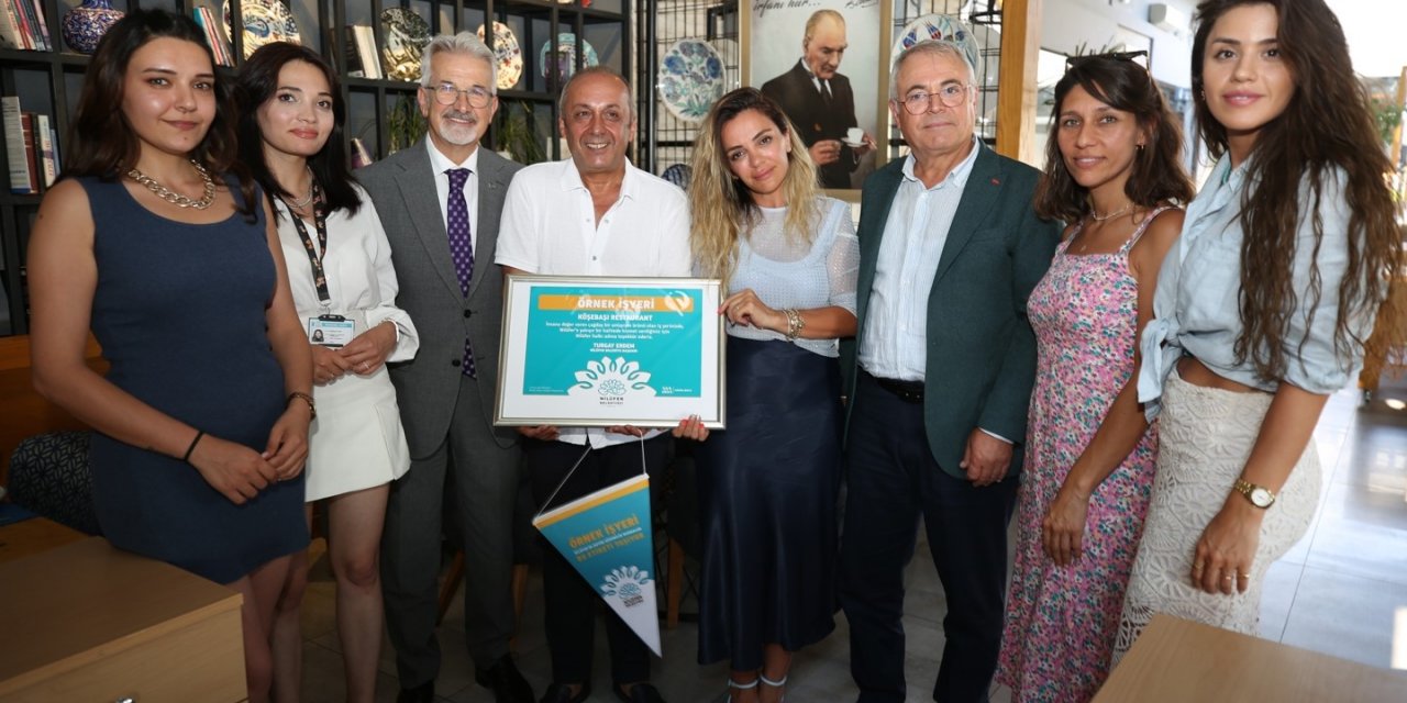 Nilüfer’de örnek işletme belgesini başkanlar verdi