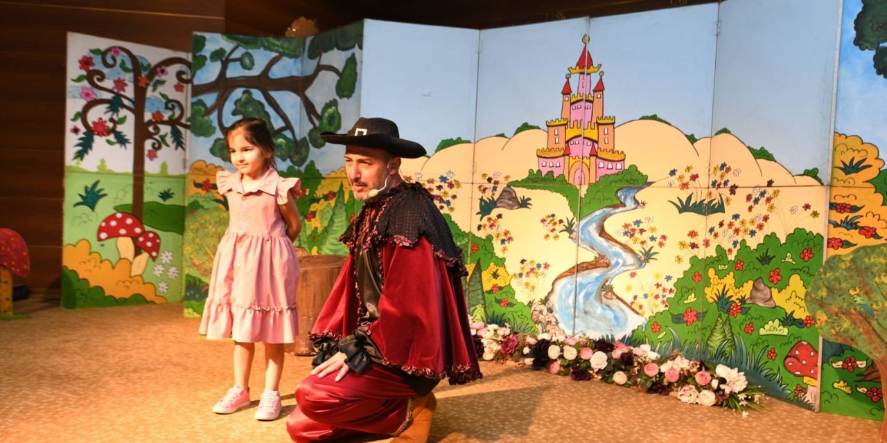 Pursaklar’da “Masalcı” oyunu çocuklarla buluştu