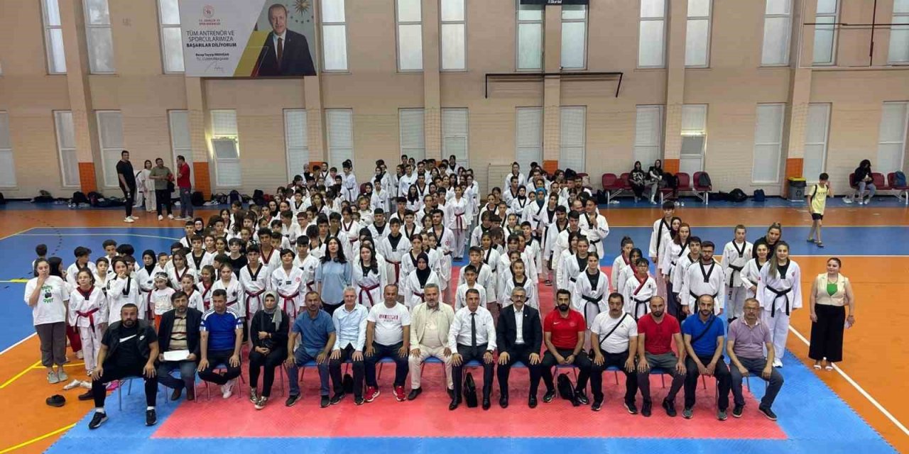 Sporcular, Siyah Kuşak sınavında ter döktüler