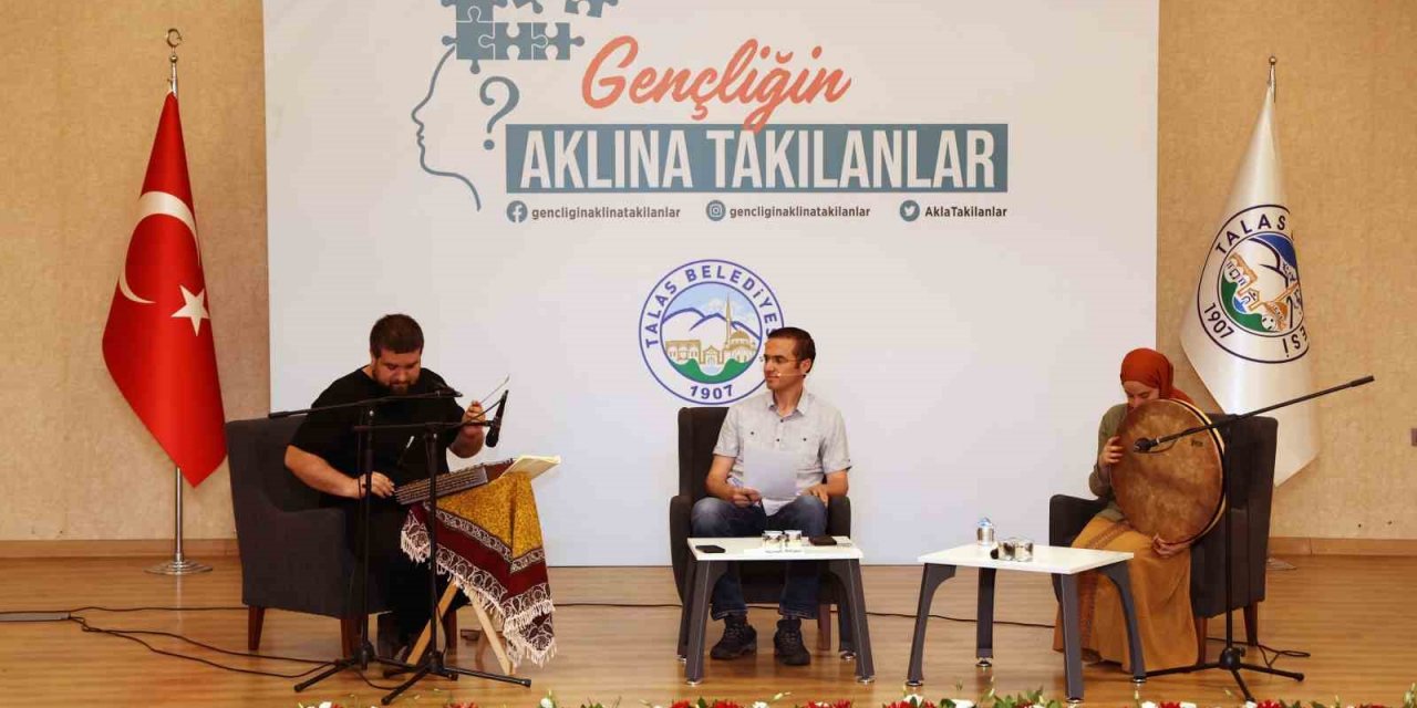 ‘Gençliğin aklına takılanlar’ı bu kez Sedat Anar cevapladı