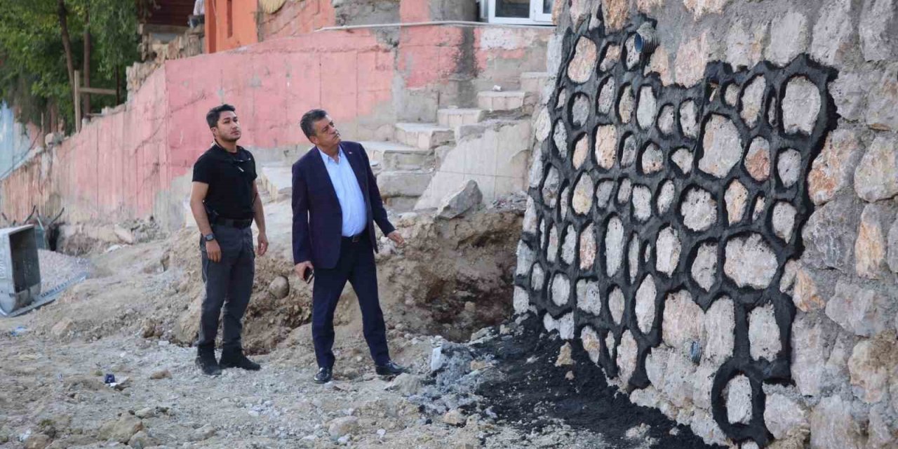 Şırnak Belediyesi’nin kentteki çalışmaları devam ediyor