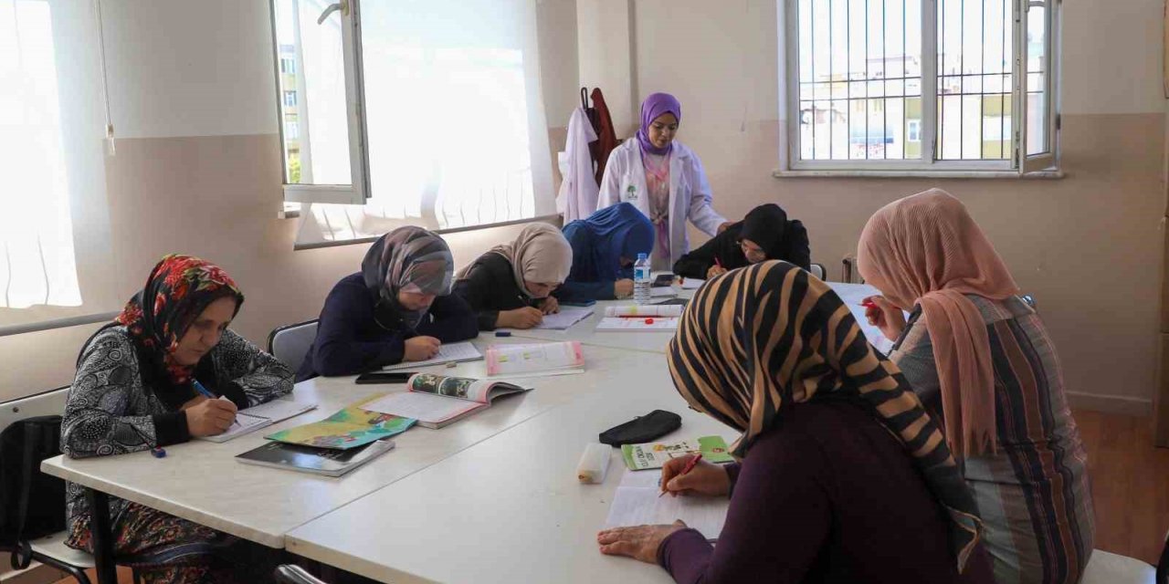Şehitkamil’de okuma-yazma kursları başladı