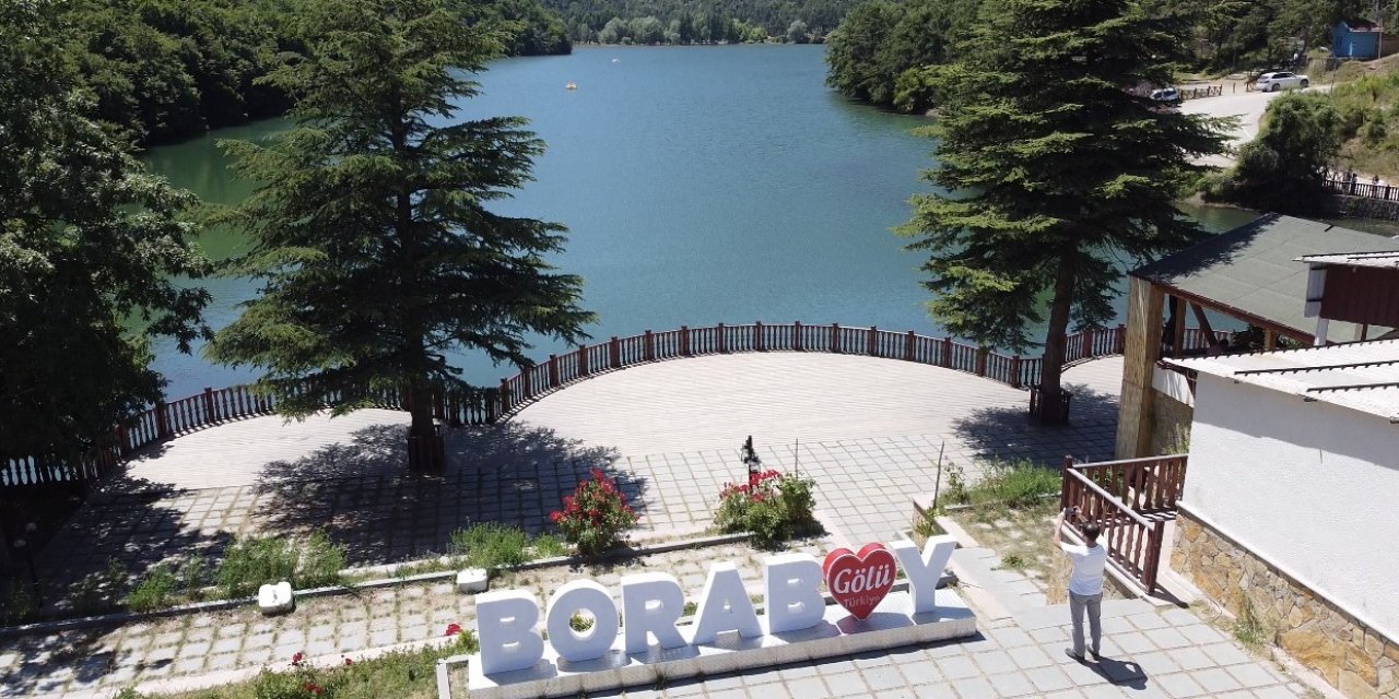 Boraboy Gölü’ne ziyaretçi akını