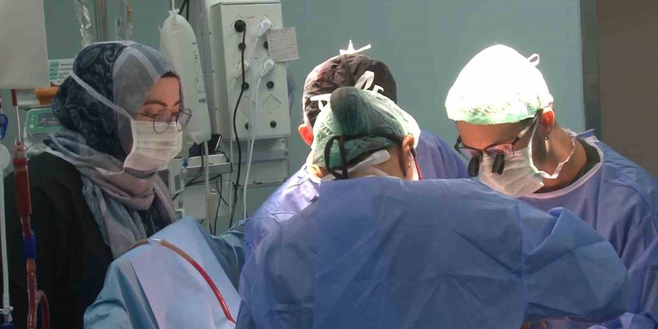 Organ naklinde 10 saatlik operasyon: 3 ameliyat peş peşe yapıldı