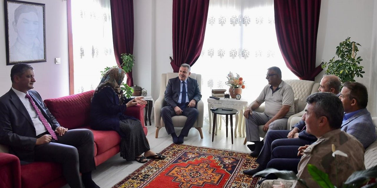 Vali Elban: “Şehitlerimizin ve gazilerimizin yiğitlikleri sayesinde hain darbe girişimi başarıya ulaşamadı”