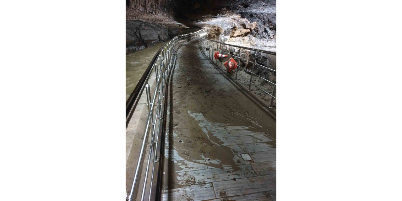 Sel turizmin en gözde mekanını da vurdu