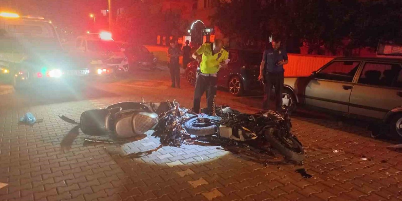 Motosikletler çarpıştı: 4 yaralı