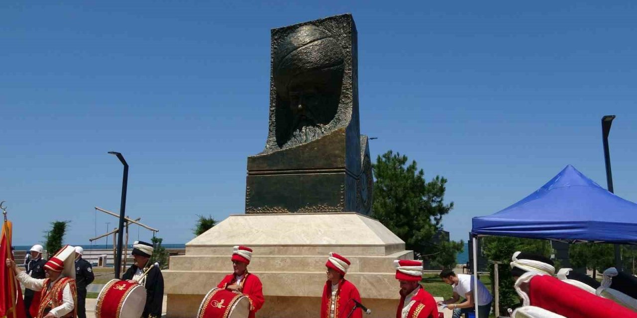 “Türk-Macar Dostluk Anıtı” Macaristan’ın Ankara Büyükelçisi Viktor Matis’in de katılımıyla Trabzon’da açıldı
