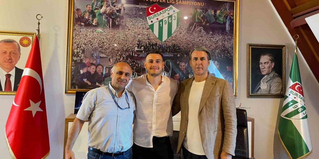 Bursaspor, Deniz Aydın’la sözleşme imzaladı