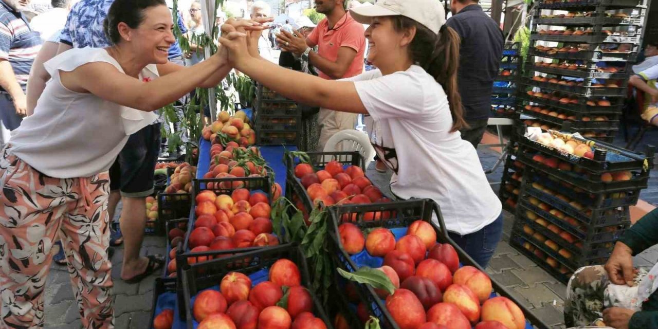 Selçuk Belediyesi, Şen Şeftali Şenliğiyle üreticileri güçlendirecek