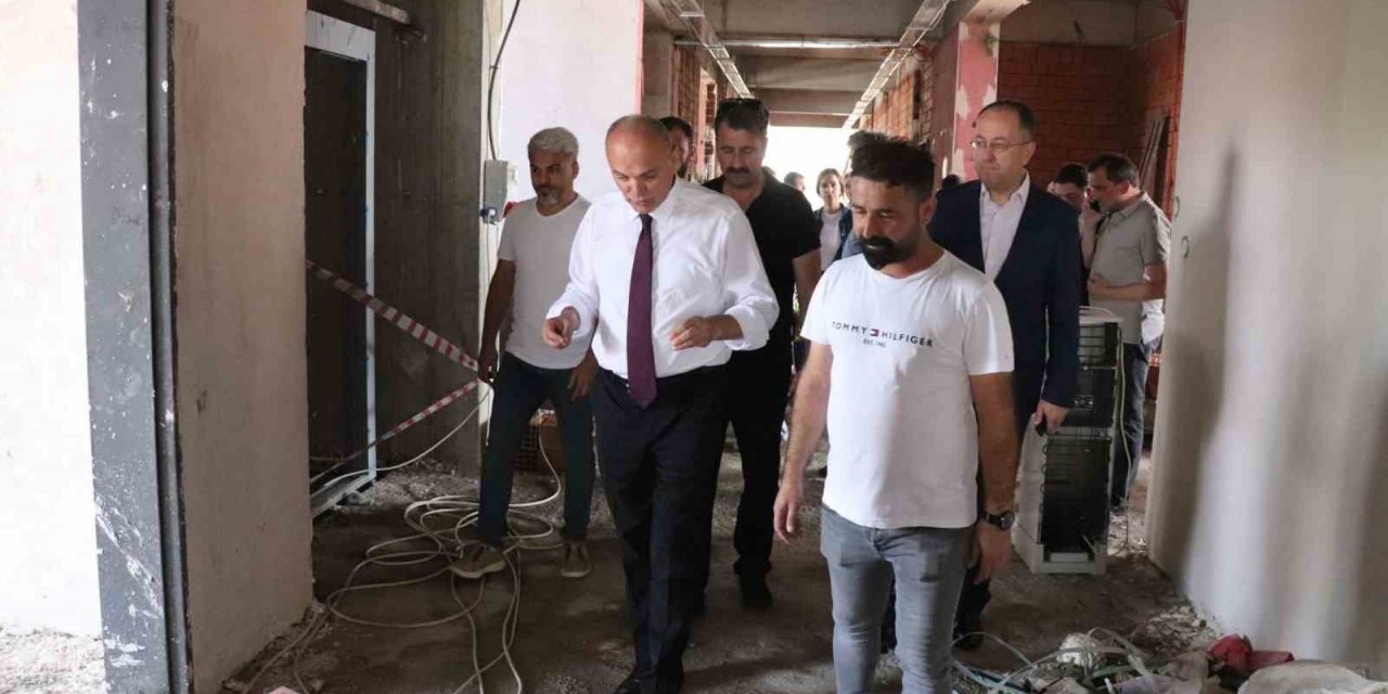 Özlü eğitim yatırımlarını yakından takip ediyor