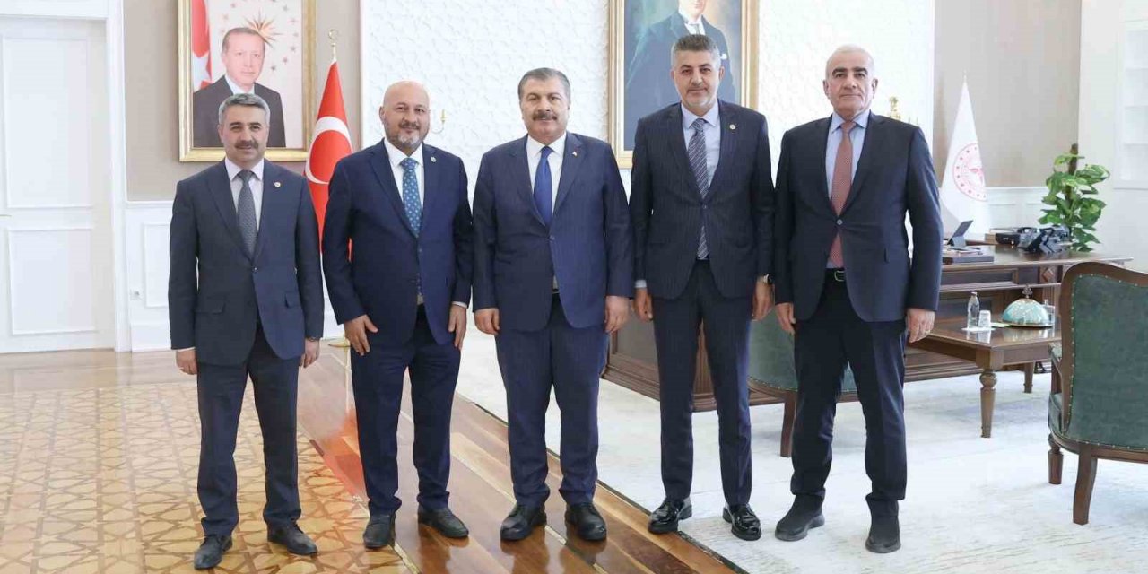 Adıyaman’ın milletvekilleri Bakan Koca ile bir araya geldi