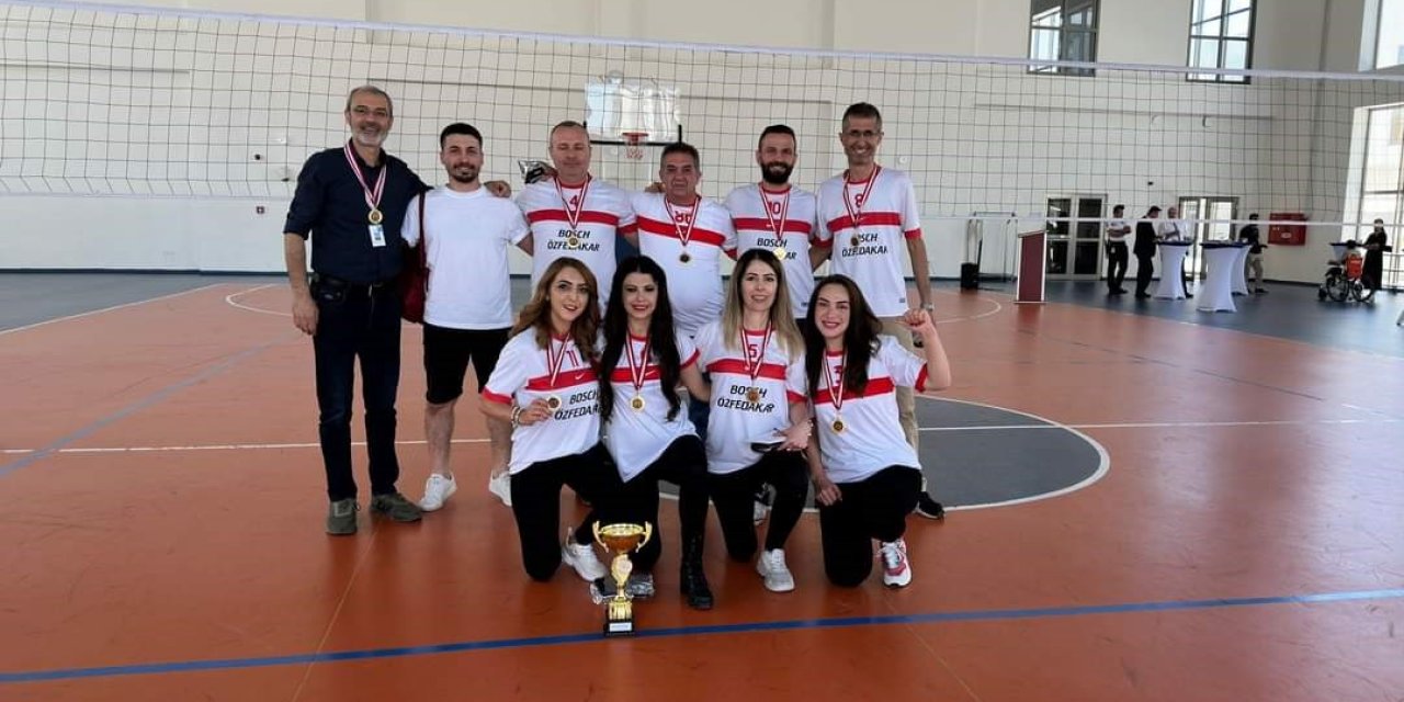 Kayseri Şehir Hastanesi’nde şampiyon: Yetişkin Acil Takımı