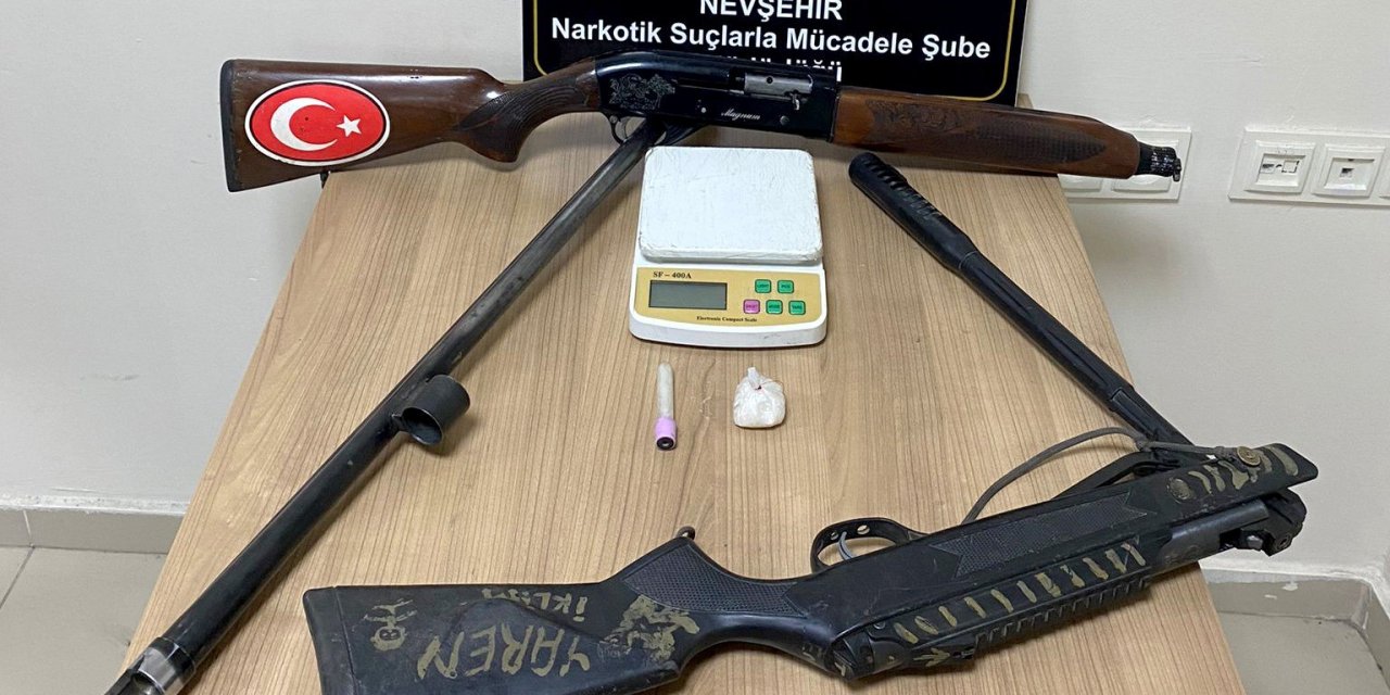 Uyuşturucu taciri 2 kişi tutuklandı