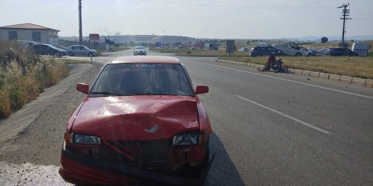 Otomobil ile motosiklet çarpıştı: 1 yaralı