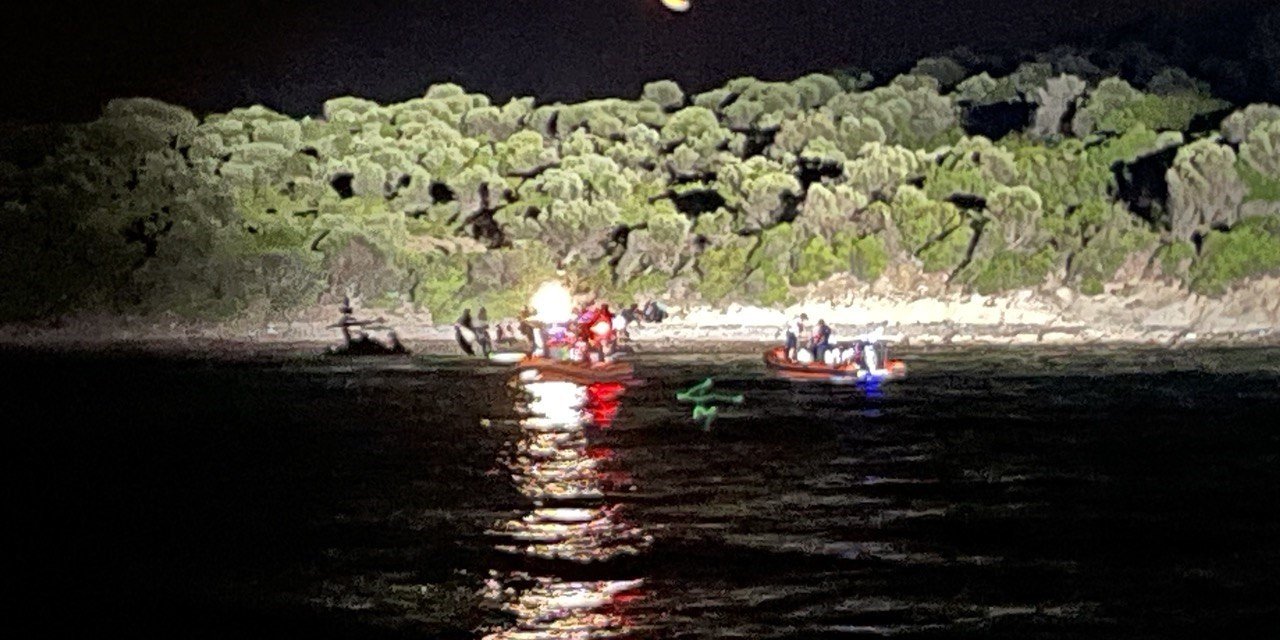 Balıkesir açıklarında 88 düzensiz göçmen kurtarıldı ve yakalandı