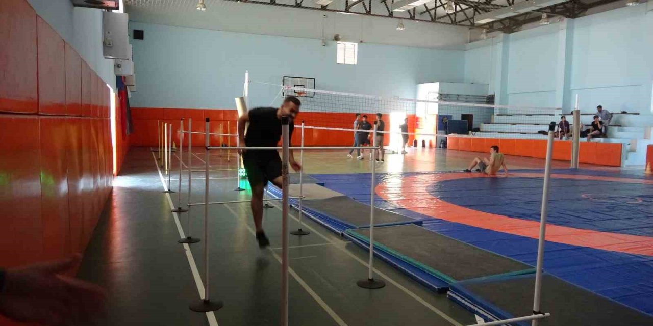 Parkurda hayallerinin peşinden koşuyorlar