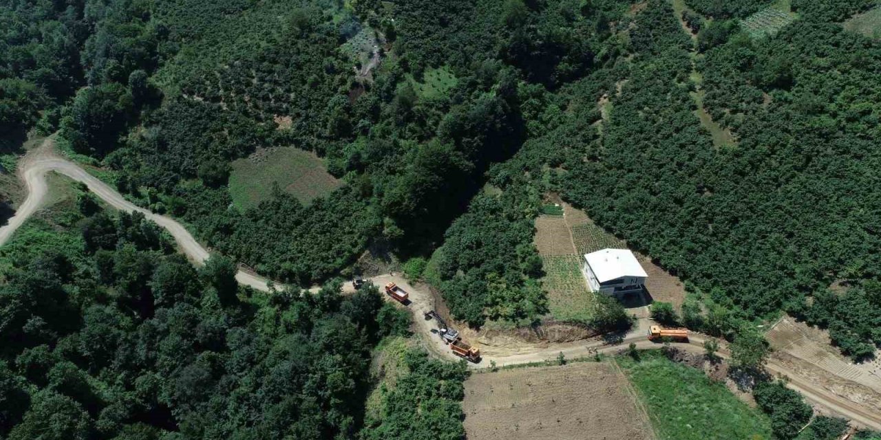 Başkan Demir: “Yol problemi olan hiçbir mahalle kalmayacak”