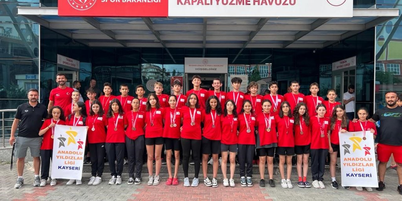 Kayserili yüzücüler finale yükseldi