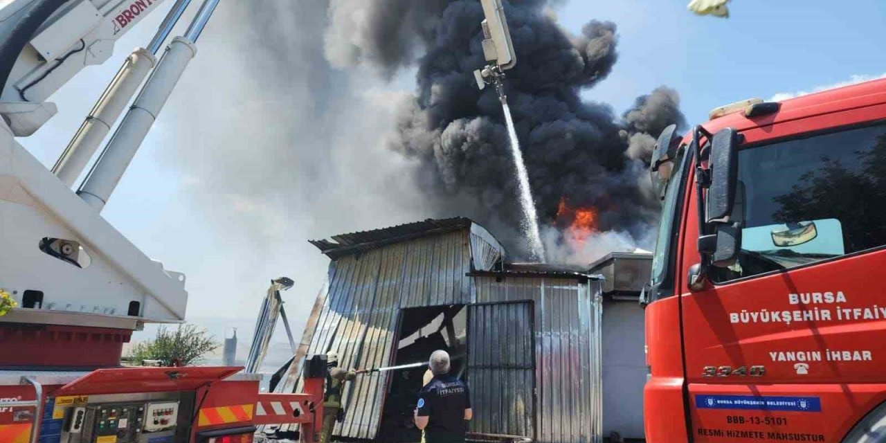 Bursa itfaiyesi 1 ayda 2 bin 358 olaya müdahale etti