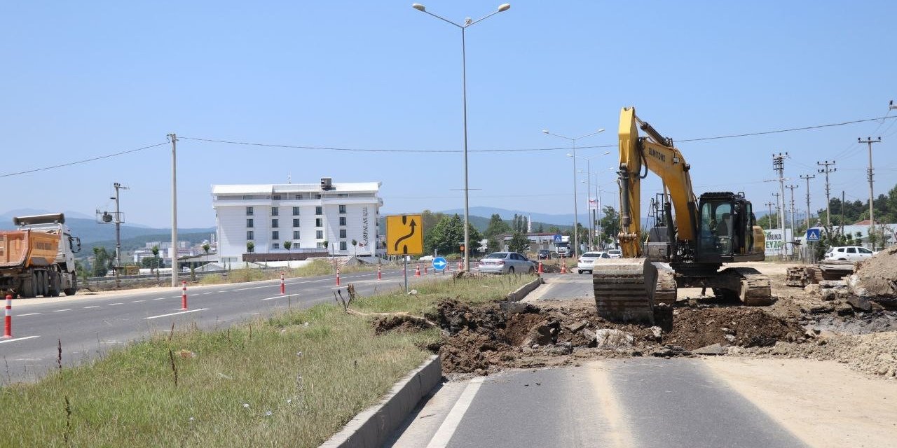 Selin hasar verdiği D-100 kara yolunda onarım çalışması başlatıldı