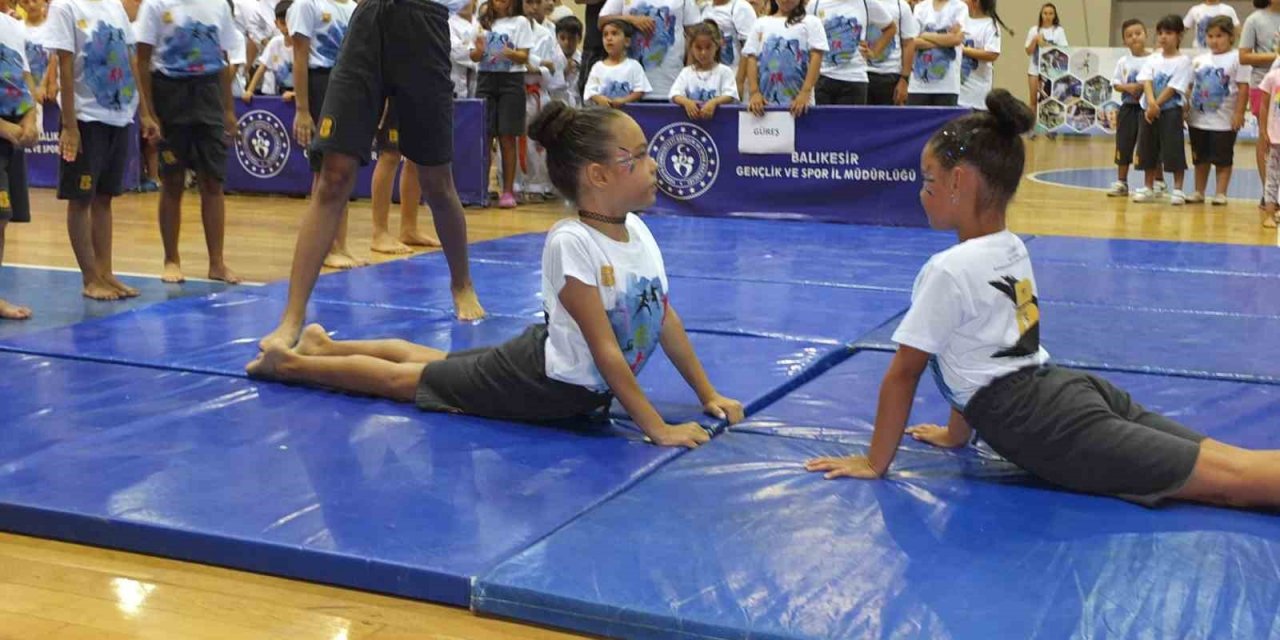 Balıkesir’de çocuklar yaz spor okullarına koştu