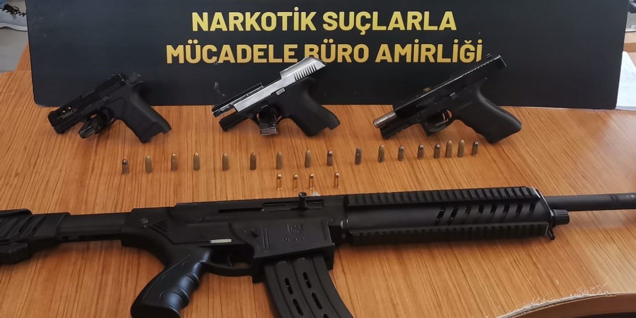 Hakkında 10 ayrı yakalama emri bulunan azılı zanlı kıskıvrak yakalandı