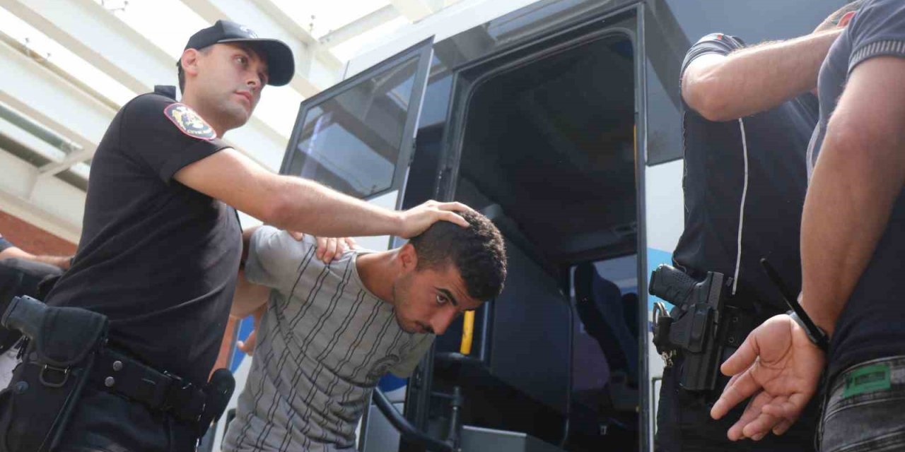 ’515 çetesi’ üyeleri oldukları öne sürülen 11 kişi adliyeye sevk edildi