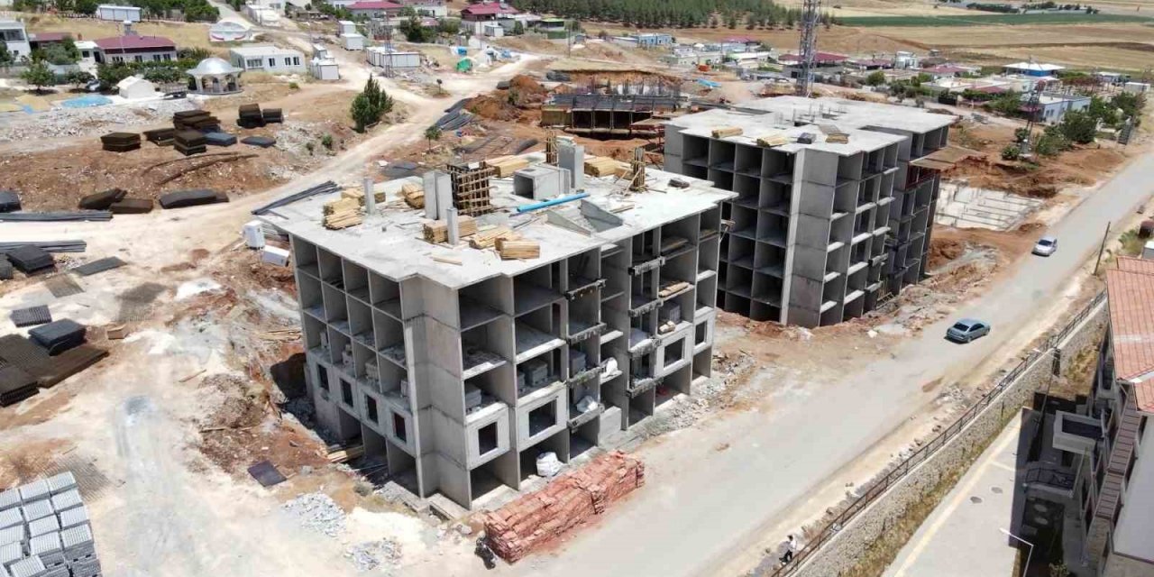 Bakan Özhaseki: “Nurdağı’nda depremzedeler sağlam ve güvenli yuvalarına kavuşacak”