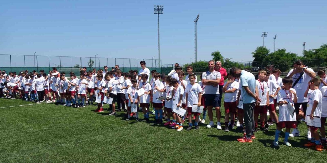 Trabzonspor Futbol Okulları Yaz Kampı’nın ilk etabı tamamlandı