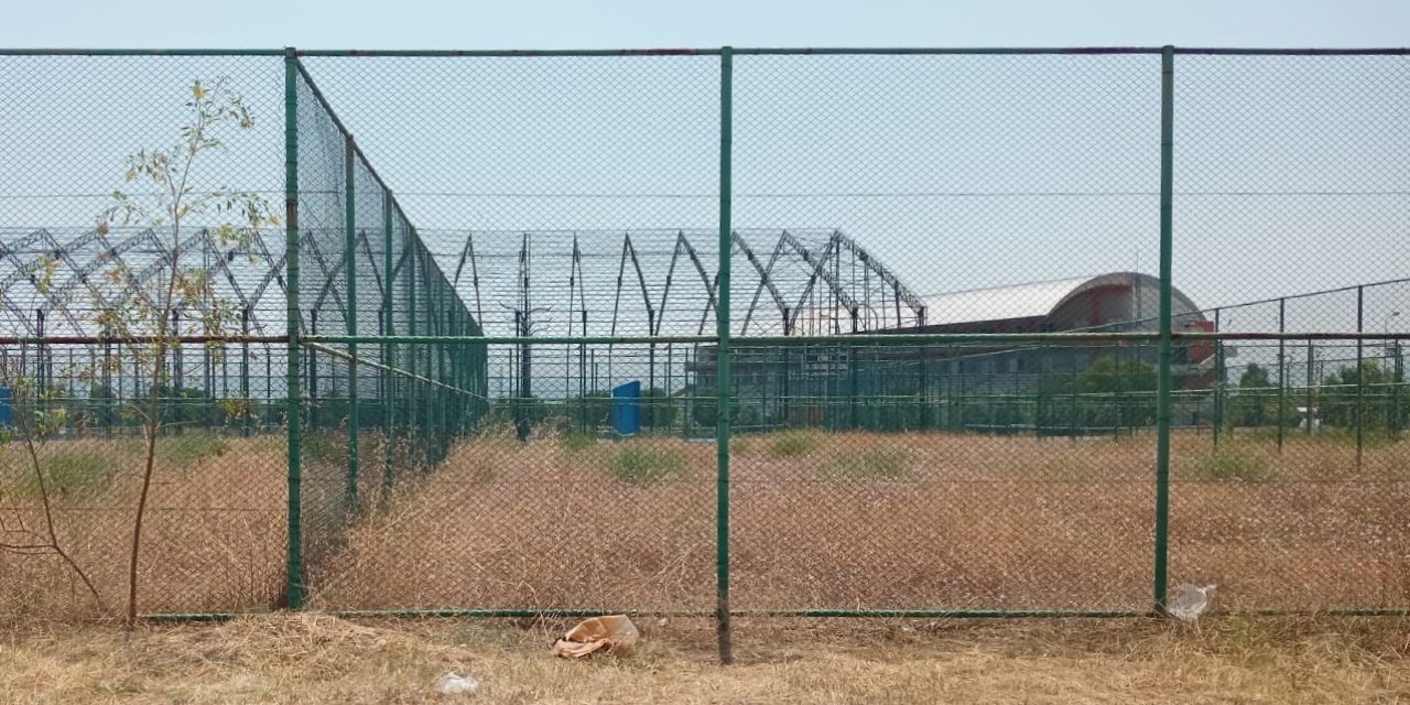 ADÜ sahipsiz kaldı, milyonluk yatırımlar çürümeye terk edildi