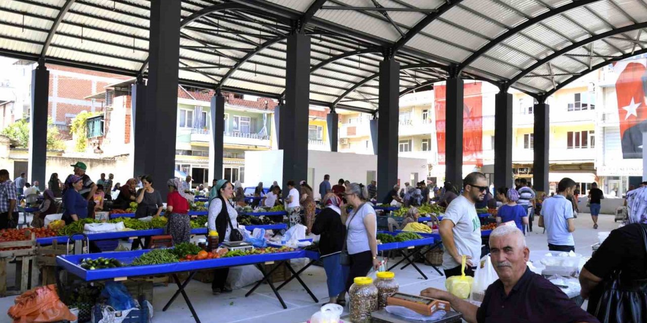 Çine’de Eski Peynir Hali’nde ilk pazar kuruldu