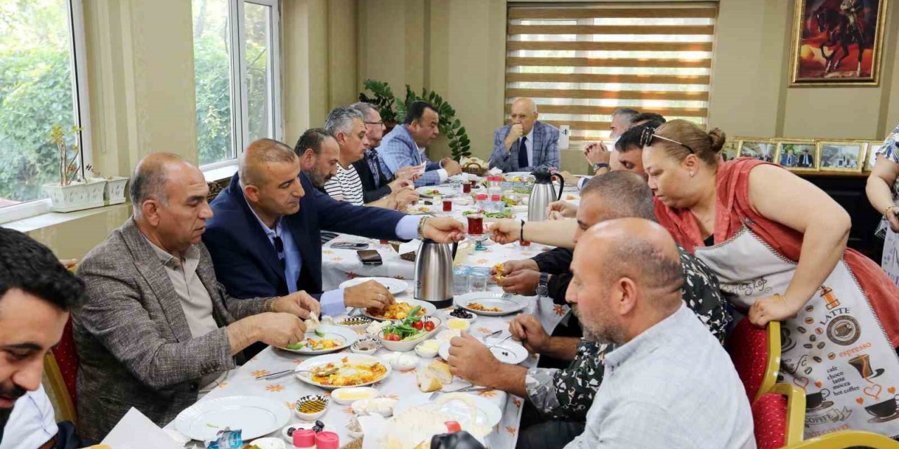 Başkan Yaşar toptancı hali esnafının sorunlarını dinledi