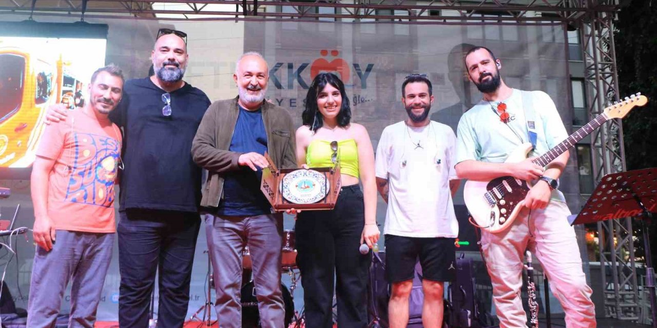 Çiftlikköy Gençlik Festivali ile eğlence devam ediyor