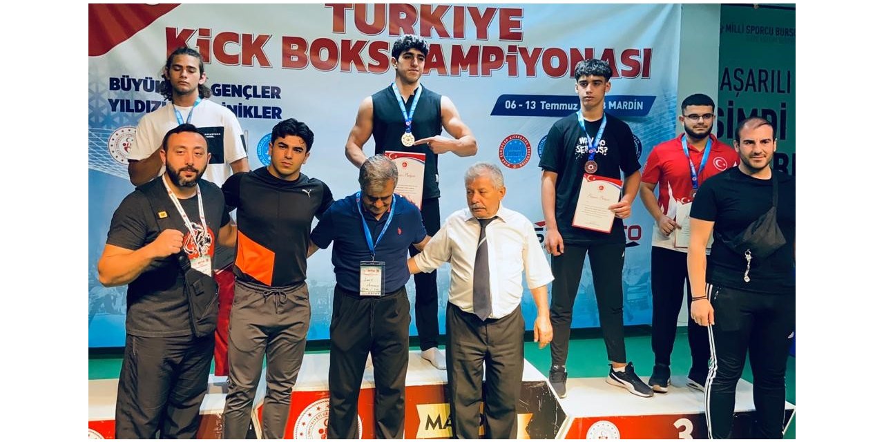 Cizreli milli sporcu Çelik, Türkiye Kick Boks Şampiyonası’nda şampiyon oldu