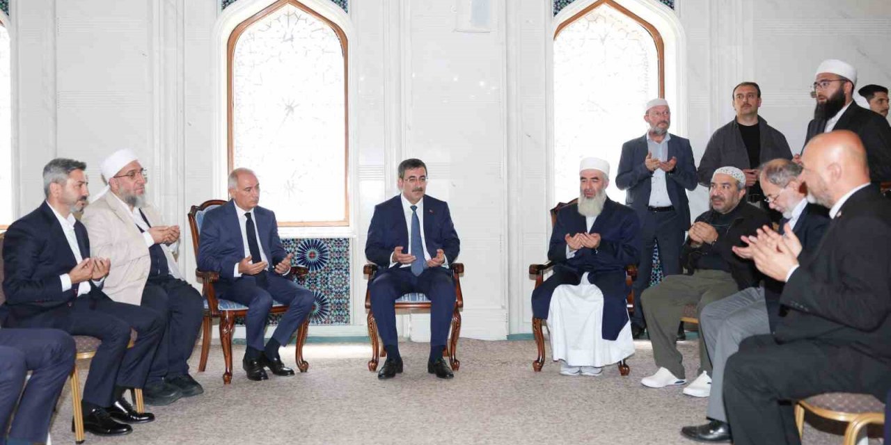 Cumhurbaşkanı Yardımcısı Yılmaz’dan Seyyid Abdulbaki El-Hüseyni’nin ailesine taziye ziyareti