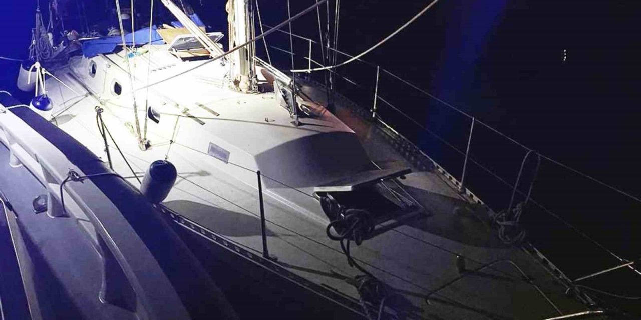 Marmaris’te yelkenli teknede 13 göçmen yakalandı