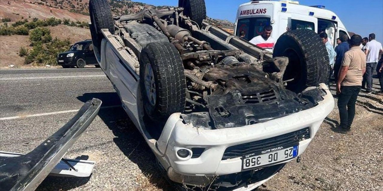 Siirt’te pikap takla attı: 2 yaralı