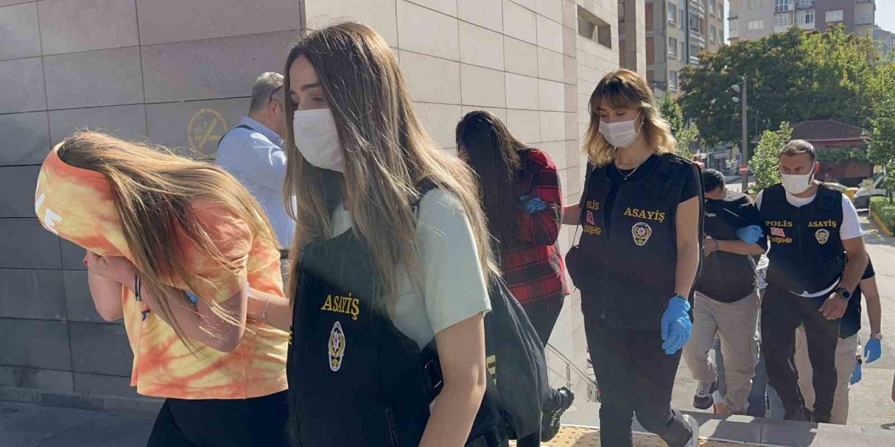 Eskişehir merkezli 7 ilde fuhuş operasyonu: 14 gözaltı
