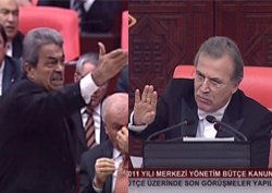 Kamer Genç yine sahnede