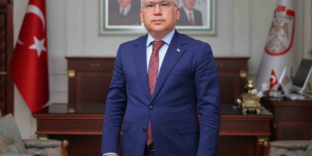 Vali Şimşek: “Bize düşen en önemli görev hain odaklara karşı dikkatli olmaktır”