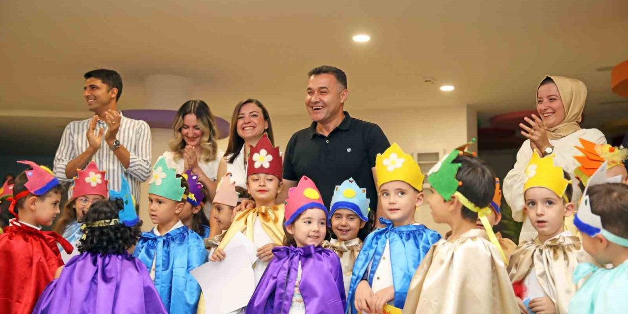 Alanya Belediyesi kreş ve çocuk akademisi ilk mezunlarını verdi