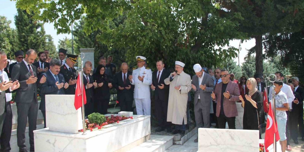 Yalova Şehitliği’nde anma programı