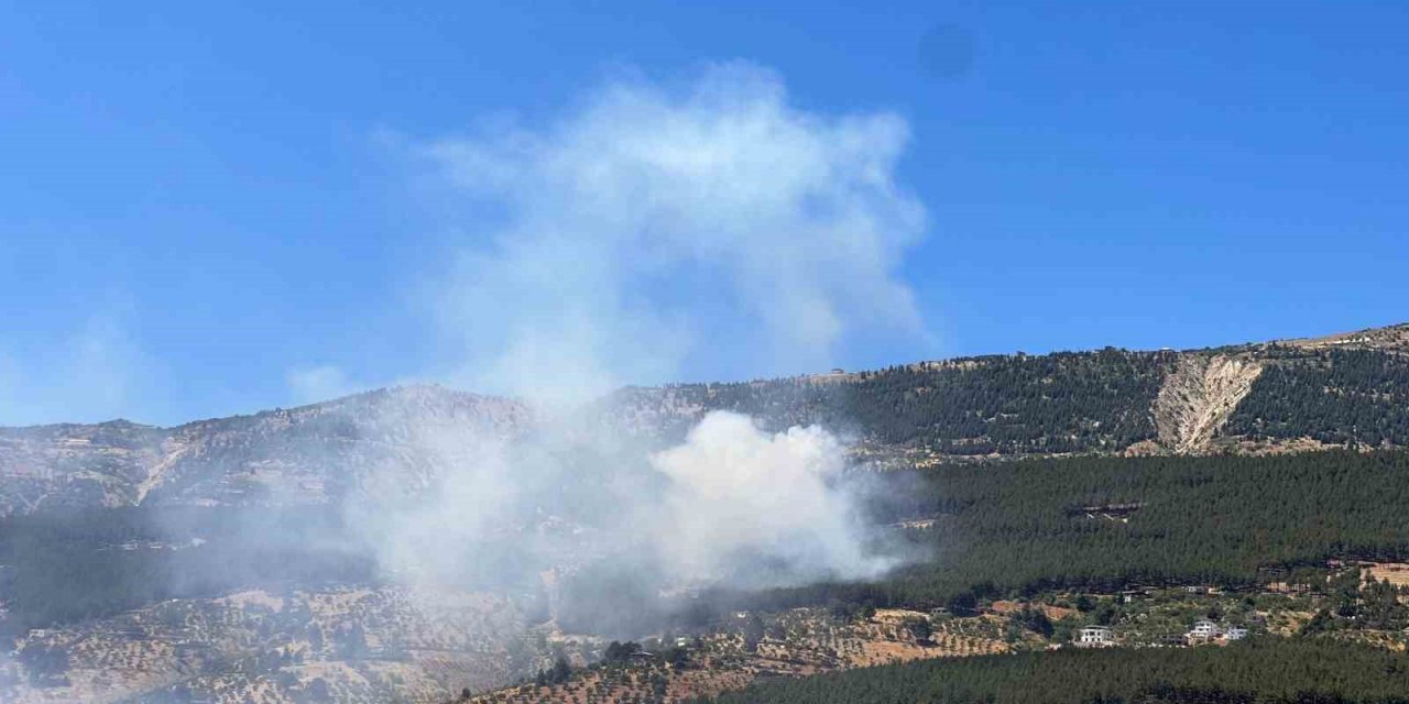 Ahir dağında orman yangını, ekipler müdahaleye başladı