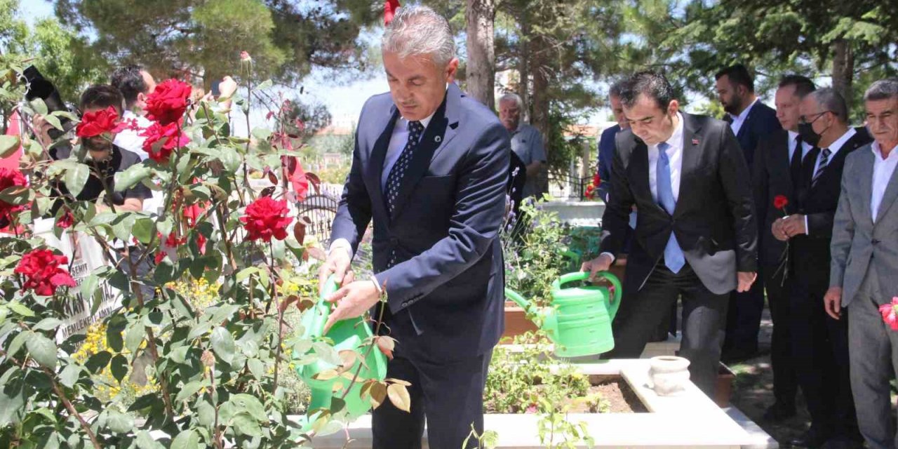 Karaman’da 15 Temmuz Demokrasi ve Milli Birlik Günü etkinlikleri şehitlik ziyaretiyle başladı
