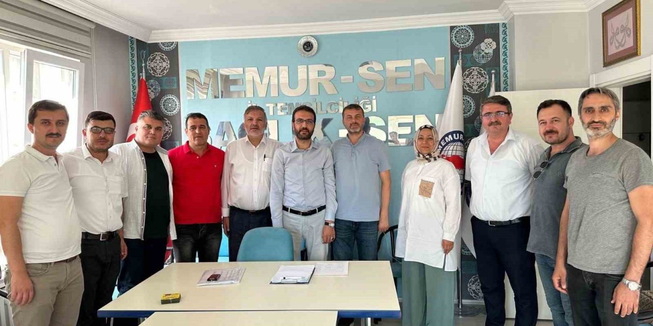 Memur Sen Uşak İl Temsilciliğinde bayrak değişimi