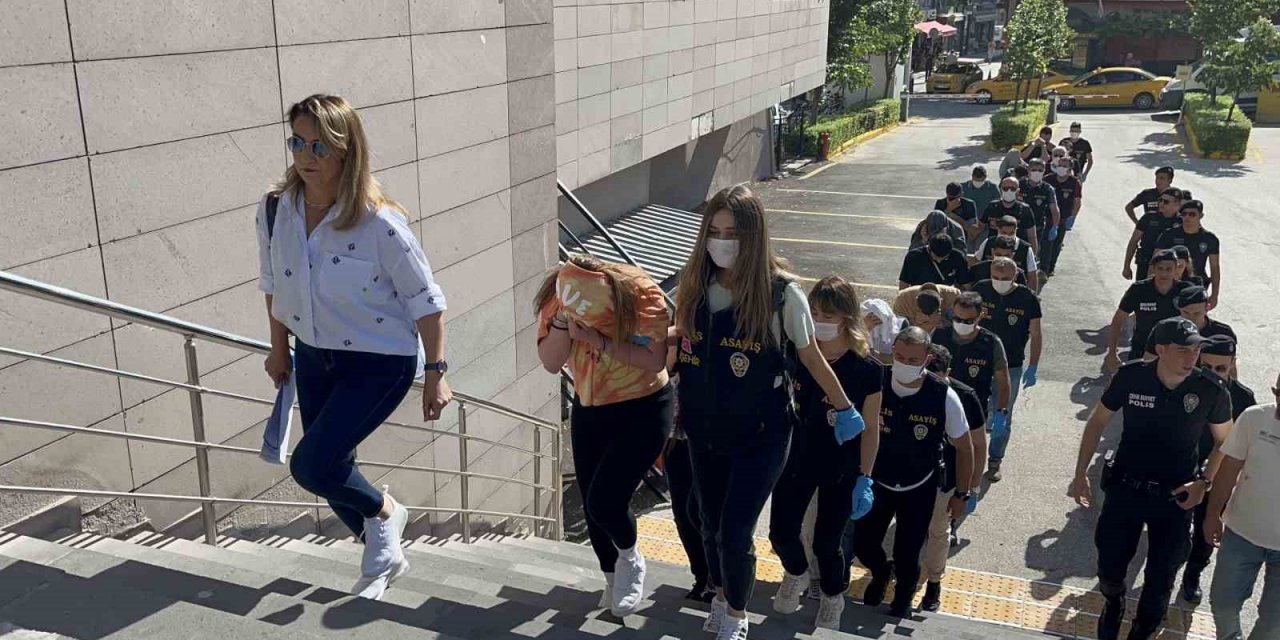 7 ilde gerçekleşen fuhuş operasyonunda yakalanan 14 şüpheli tutuklandı
